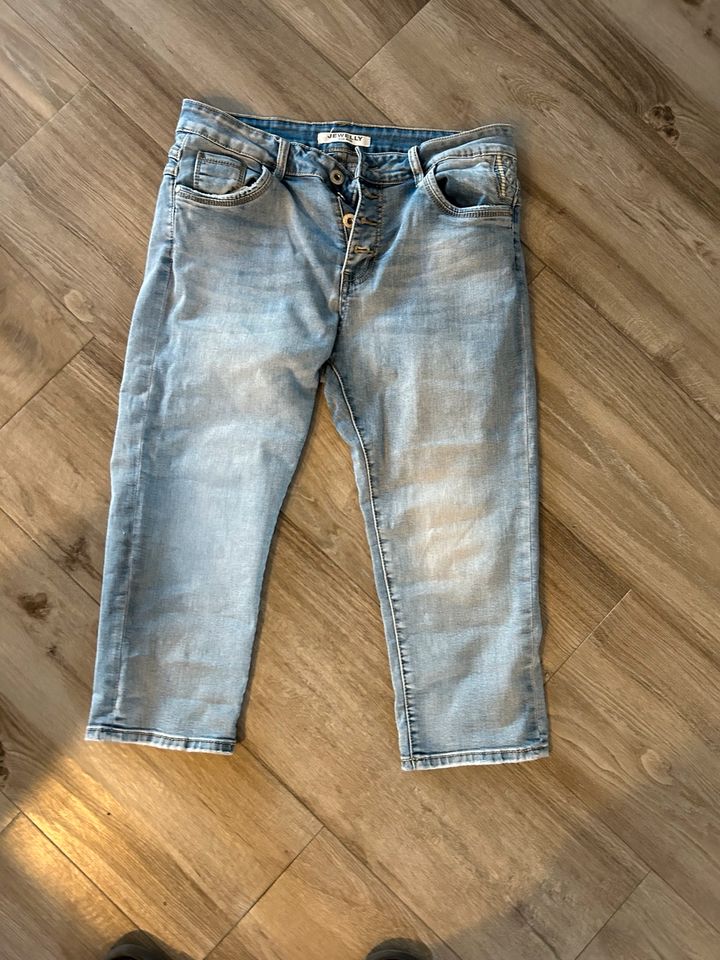 Jeans, 3/4, hellblau, Gr. M, 38 in Dortmund