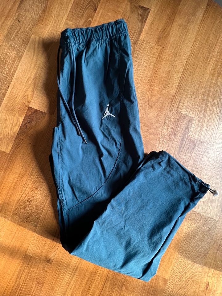 Jordan Track Pants Größe M in Süsel