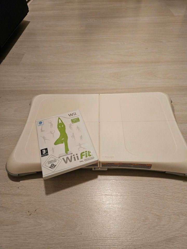 Wii Fit Balance Board inclusive Spiel in Berlin