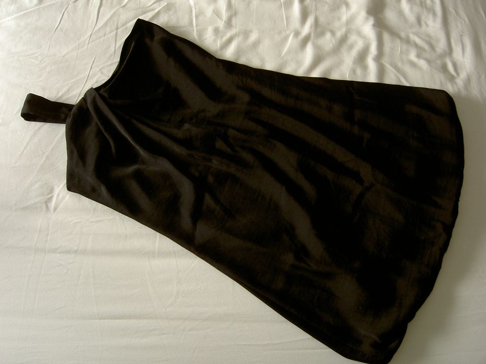 one-shoulder Kleid schwarz von Benetton, Gr. XS, 1x getragen in Tittling