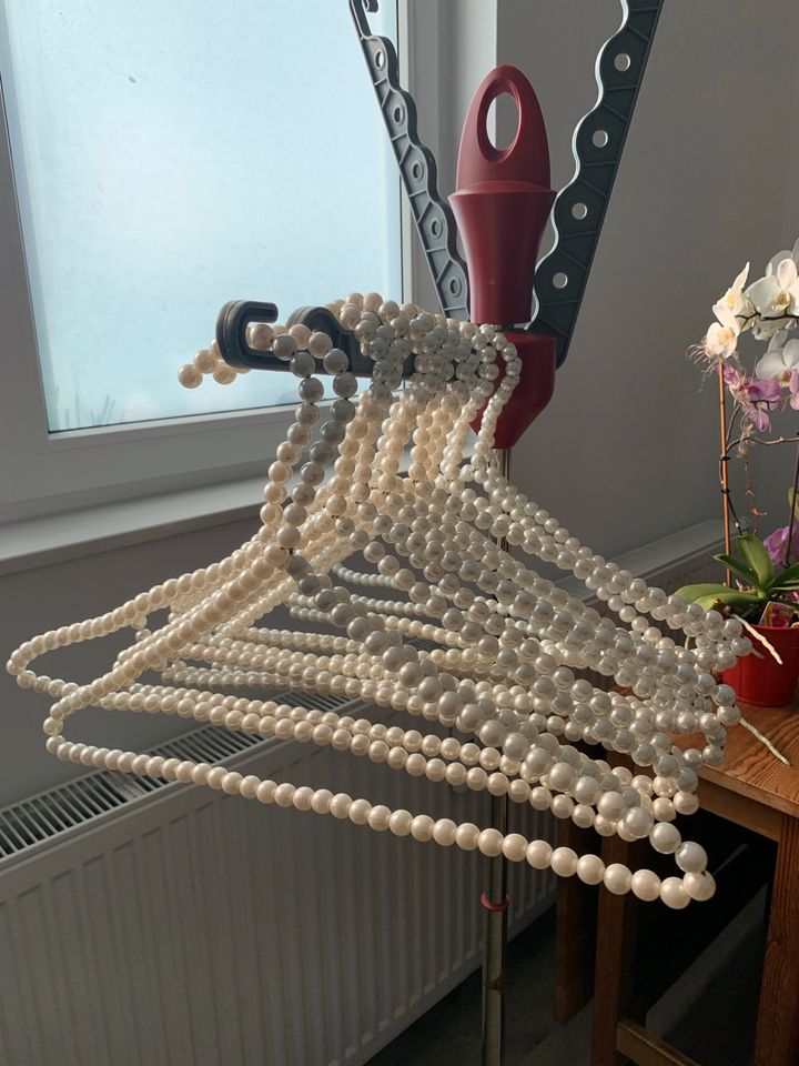 Kleiderbügel - Perlen 15 Stck in Garbsen