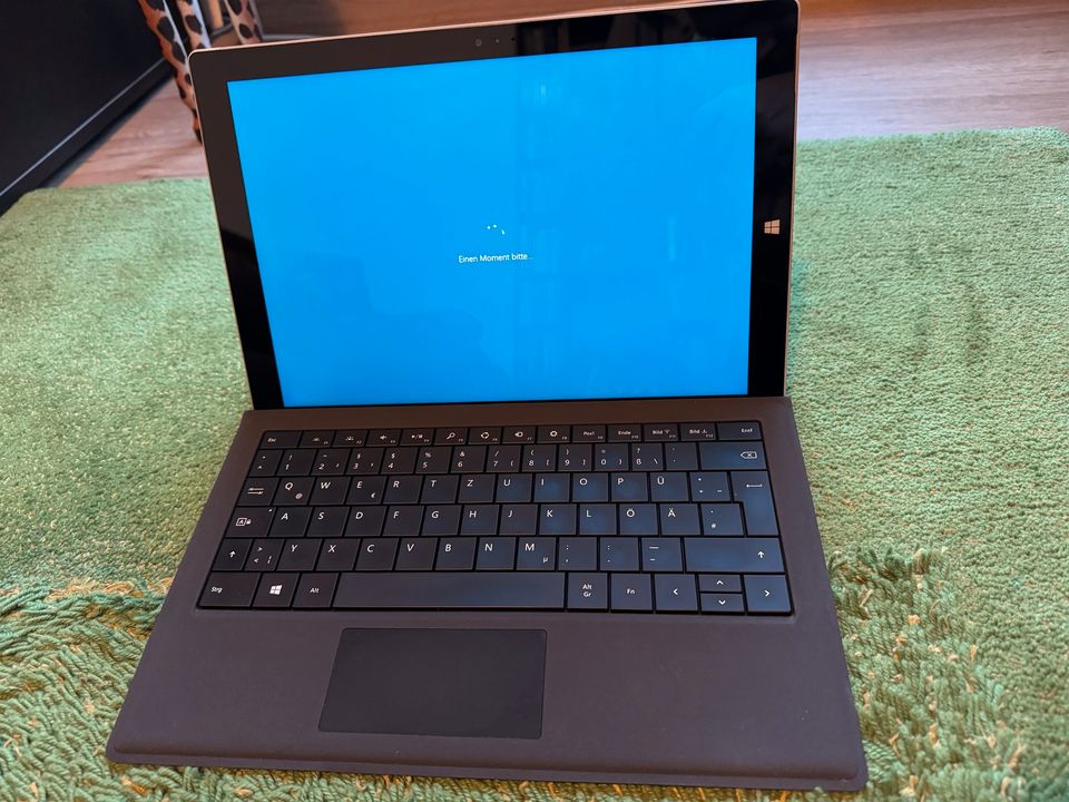 Microsoft Surface Pro 3, i5-4300 U 1,9GHz, 4GB RAM, 128GB SSD ... in Wiesbaden