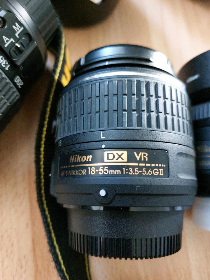 Nikon D3200 mit viel Zubehör, 3 Objektive in Göttingen