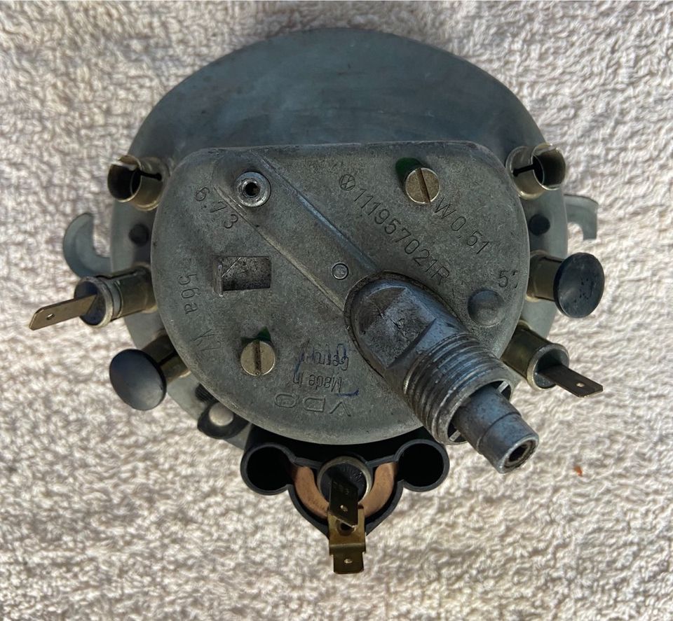 VW Käfer Tachometer 111957021R 1973 in Freiburg im Breisgau