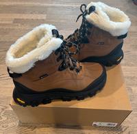 UGG Winterstiefel Adirondack Meridian Hiker braun Gr. 9 / 40 Hessen - Bad Nauheim Vorschau