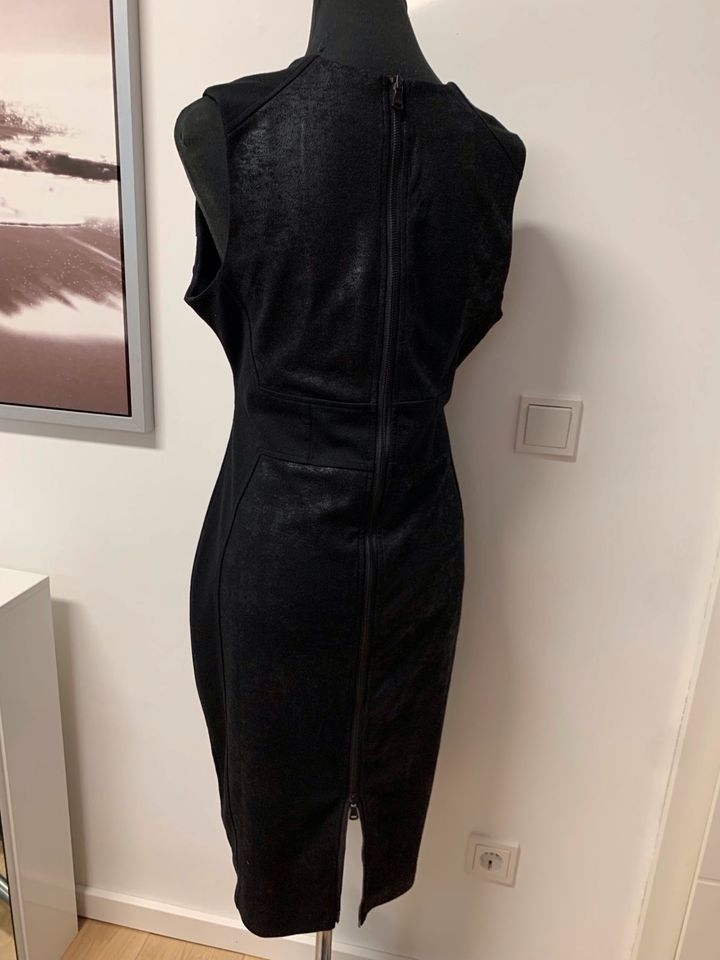 Calvin Klein Jeans Kleid Gr.XL Schwarz sehr guter Zustand in Wiehl