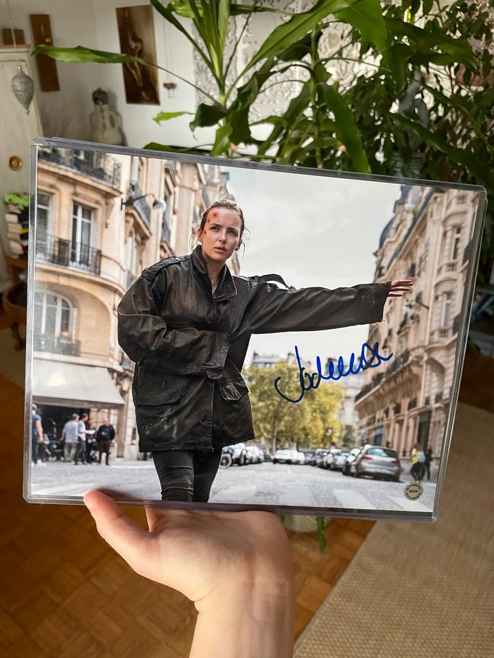 Jodie Comer Autogramm + COA / Killing Eve Villanelle signed in Köln