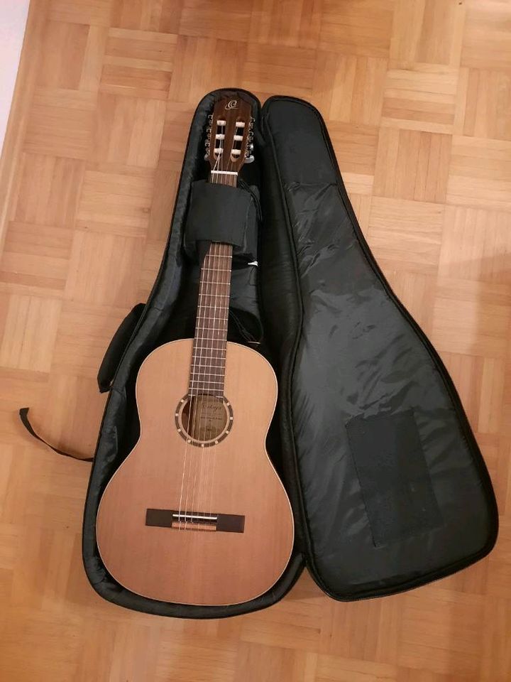 Ortega R131 Klassische Gitarre, viel Zubehör, wie NEU, Anfänger in Augsburg