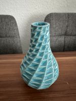 3D Vase klein hellblau von der staatlichen Majolika Manufaktur KA Baden-Württemberg - Karlsruhe Vorschau