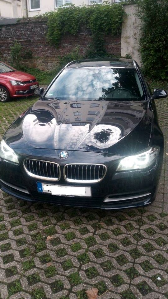 BMW 530d F11 LCI xDrive mit Panorama/Leder/Standheizung etc. in Wuppertal