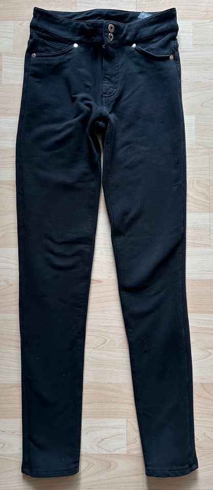 4 Hosen Jeans Gr.152 2x ZARA schwarz 2x H&M blau wie neu in Berlin