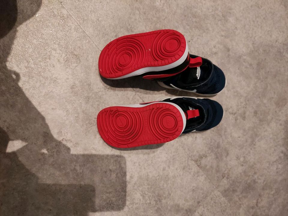 Nike Schuhe gr 21. in Dinslaken
