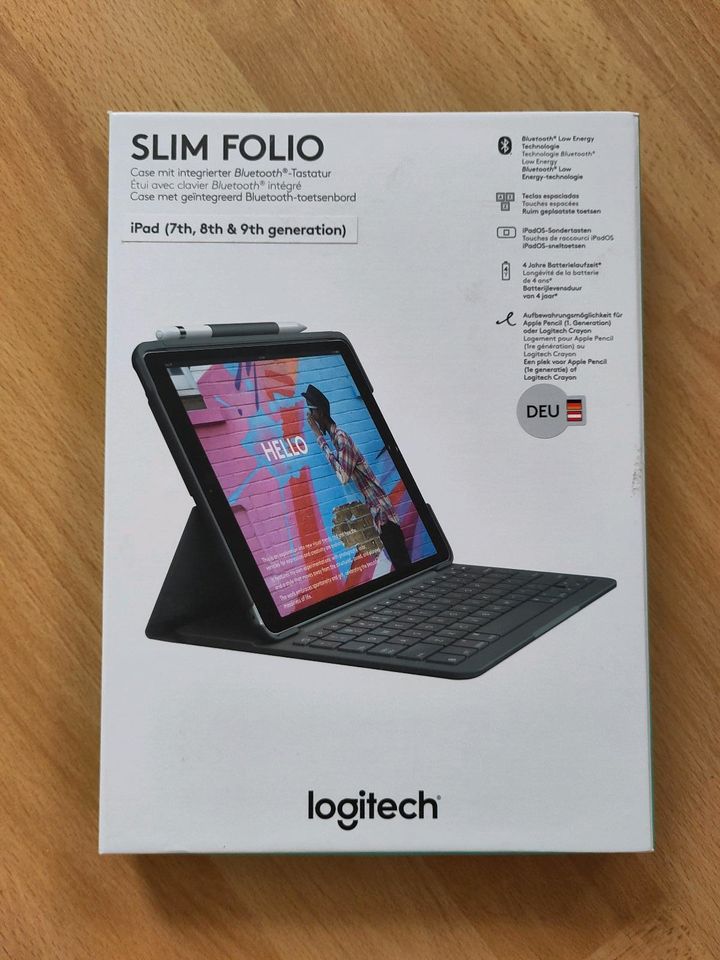 Logitech Slim Folio iPad Hülle Tastatur 7. / 8. / 9. Generation in Halle