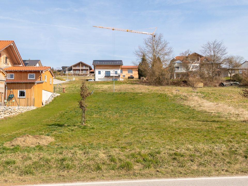 Baugebiet "Am Sonnenhang" | Unverbaubarer Südhang für ein EFH in Ortenburg