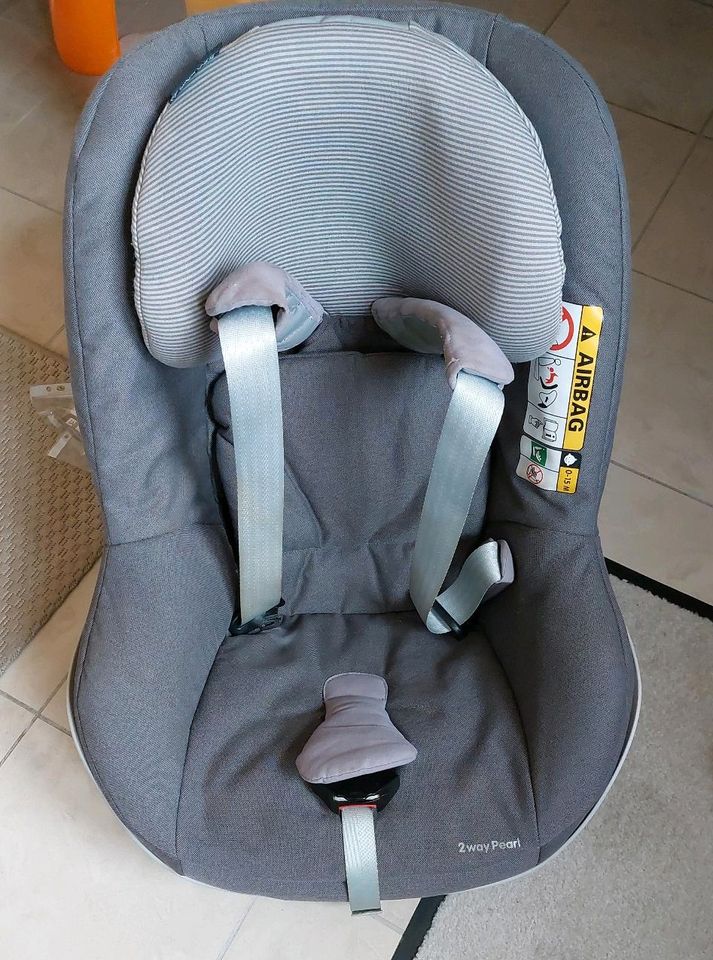 Maxi Cosi 2wayFix + 2way Pearl in Aschendorf Stadt Papenburg