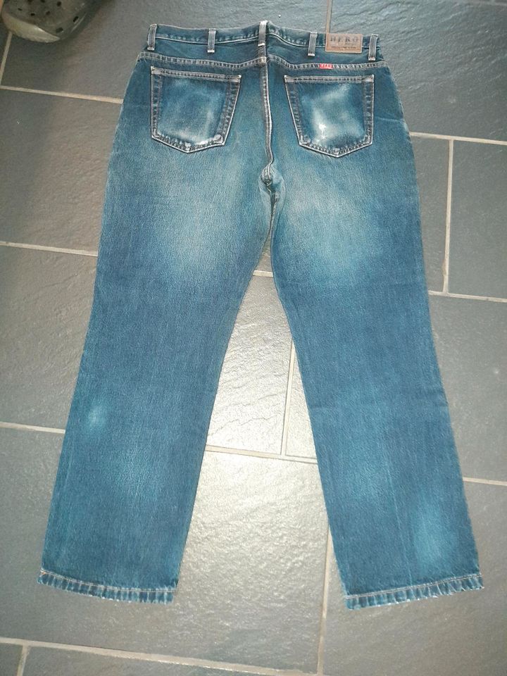 Hero by Wrangler Größe 38/30 Jeanshose in Rüsselsheim