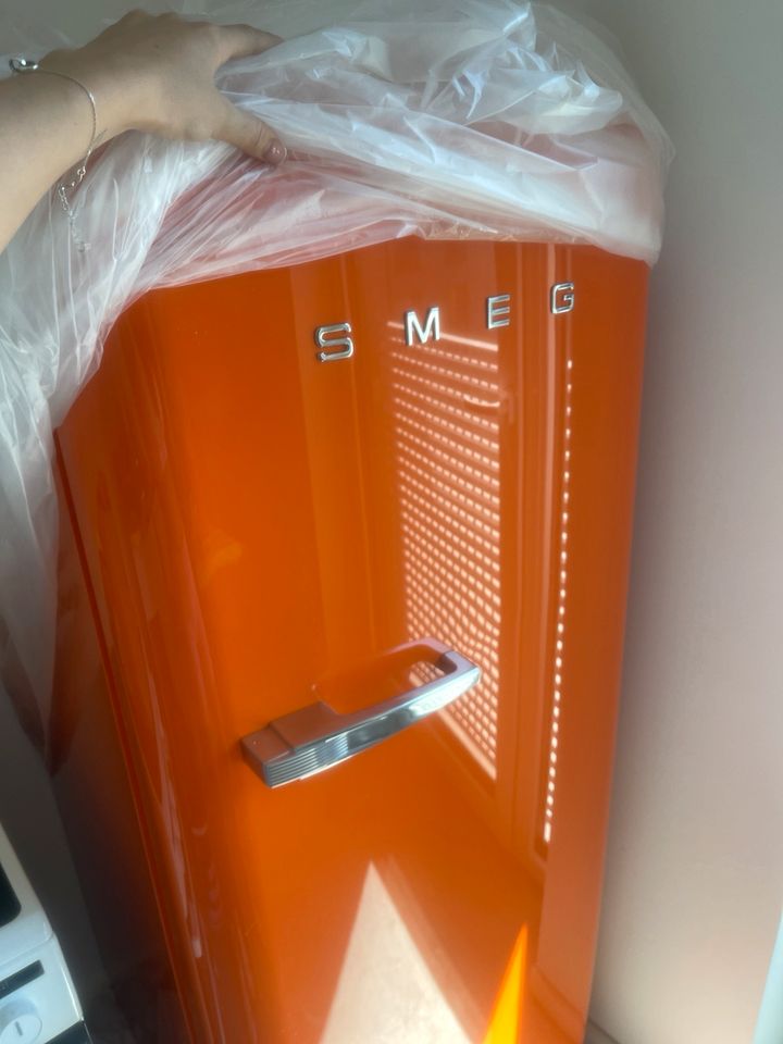 NEU!!! SMEG Kühlschrank orange in Berlin