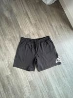 Adidas Sweat Shorts schwarz Taschen Print Gr. XL Herren Bayern - Hof (Saale) Vorschau