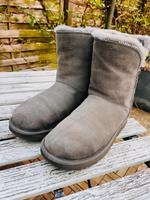 UGG Boots grau Gr. 40 Schleswig-Holstein - Lübeck Vorschau