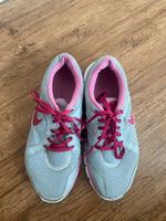 Nike Schuhe grau pink Baden-Württemberg - Crailsheim Vorschau