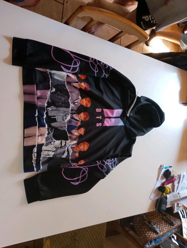 Sweatshirt Gr L von BTS in Borken