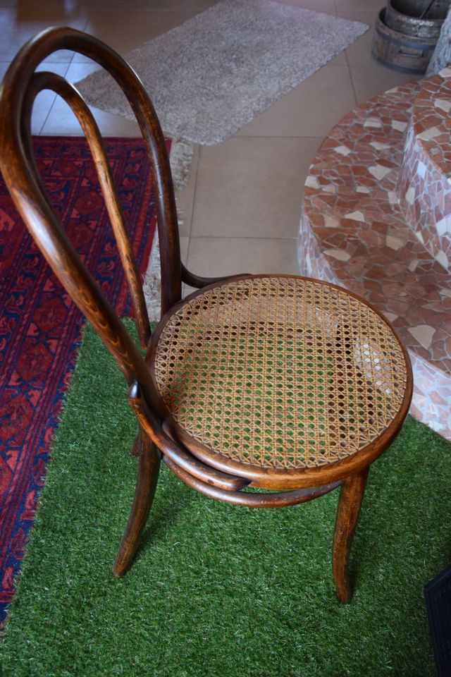 Kaffeehausstuhl,Thonet Stuhl, in Maring-Noviand