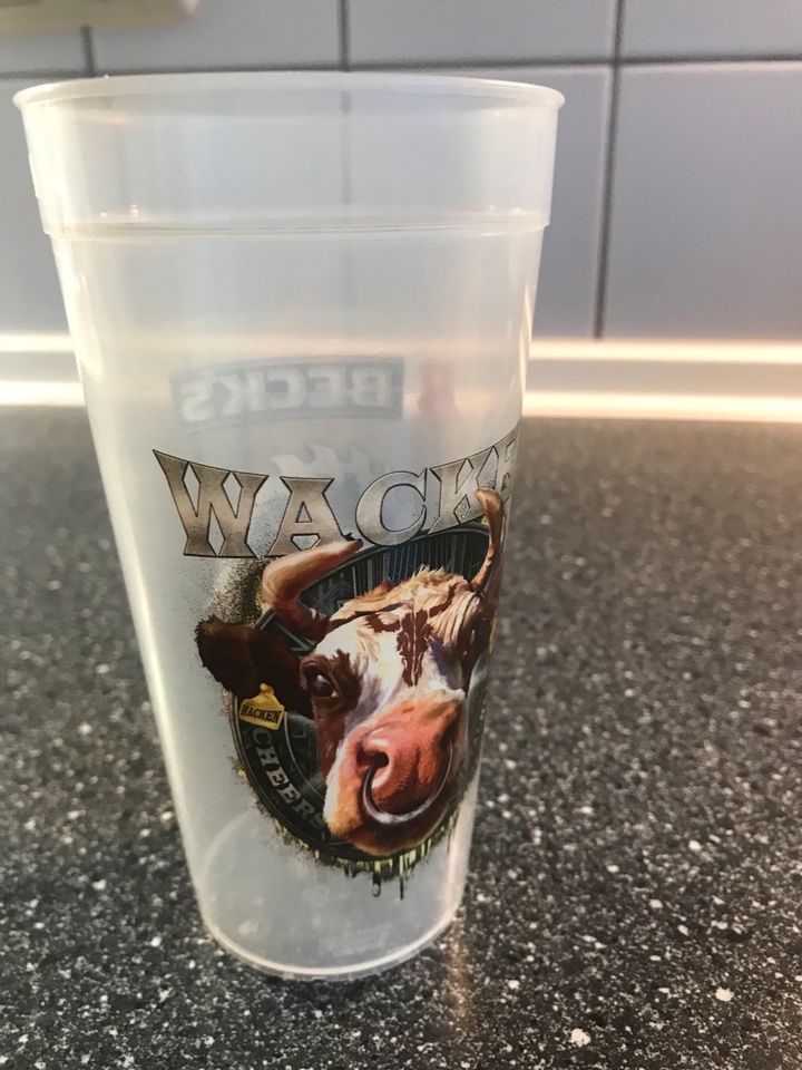 Wacken Becher Bierbecher Plastik 0,4 Liter Becks in Bad Segeberg