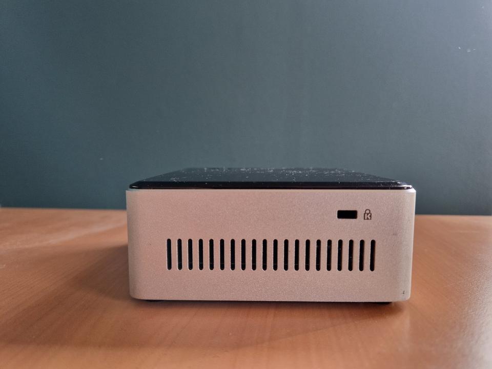 Intel NUC NUC5i5RYH - Mini PC WiFi Core i5 NVMe SSD Windows 11 in München