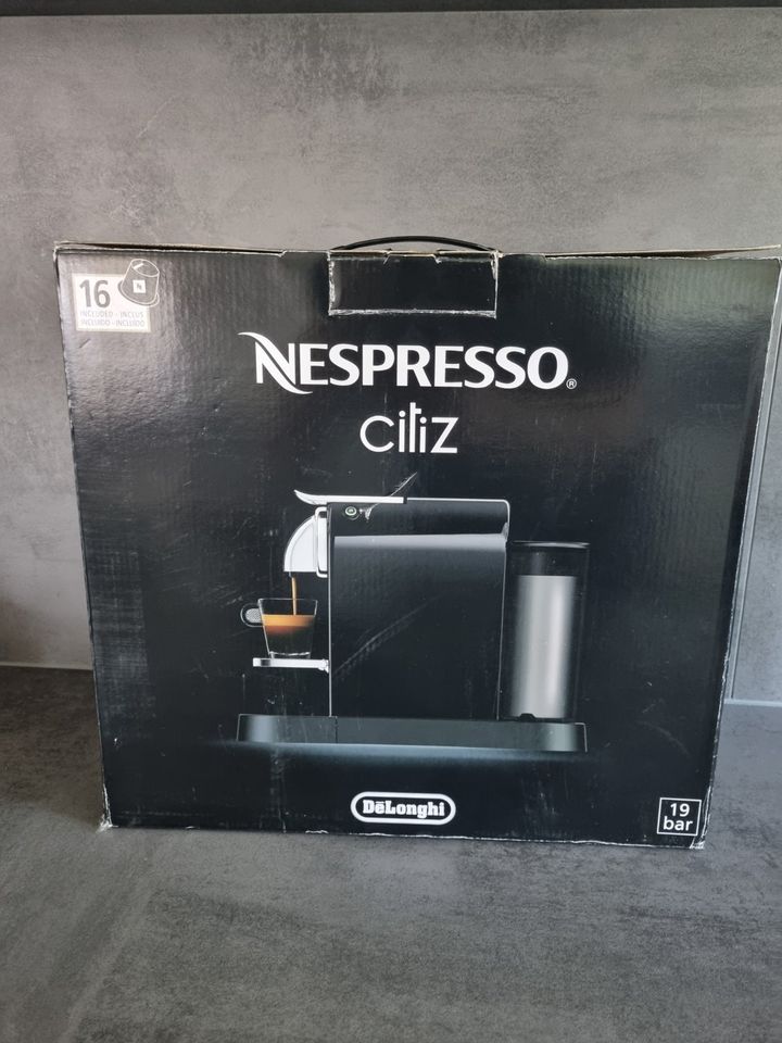 Nespresso De'Longhi Citiz Kaffeekapselmaschine in Mücke