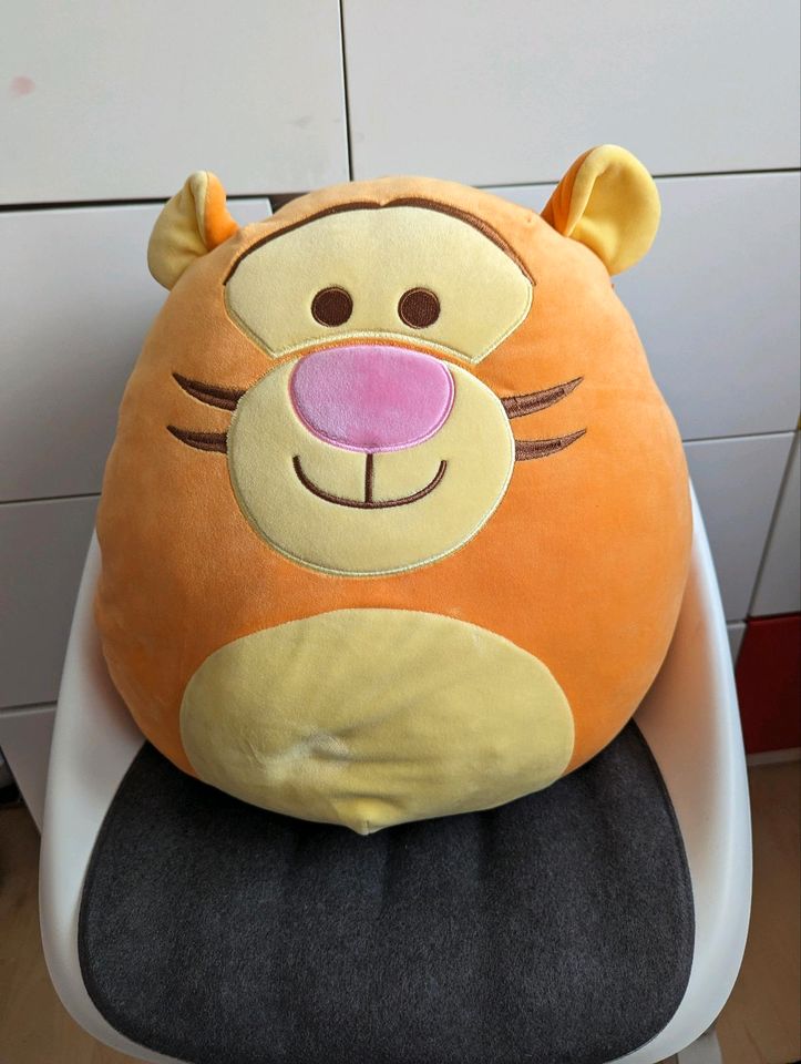 Squishmallow Tigger Winnie Pooh groß in Schönau im Schwarzwald