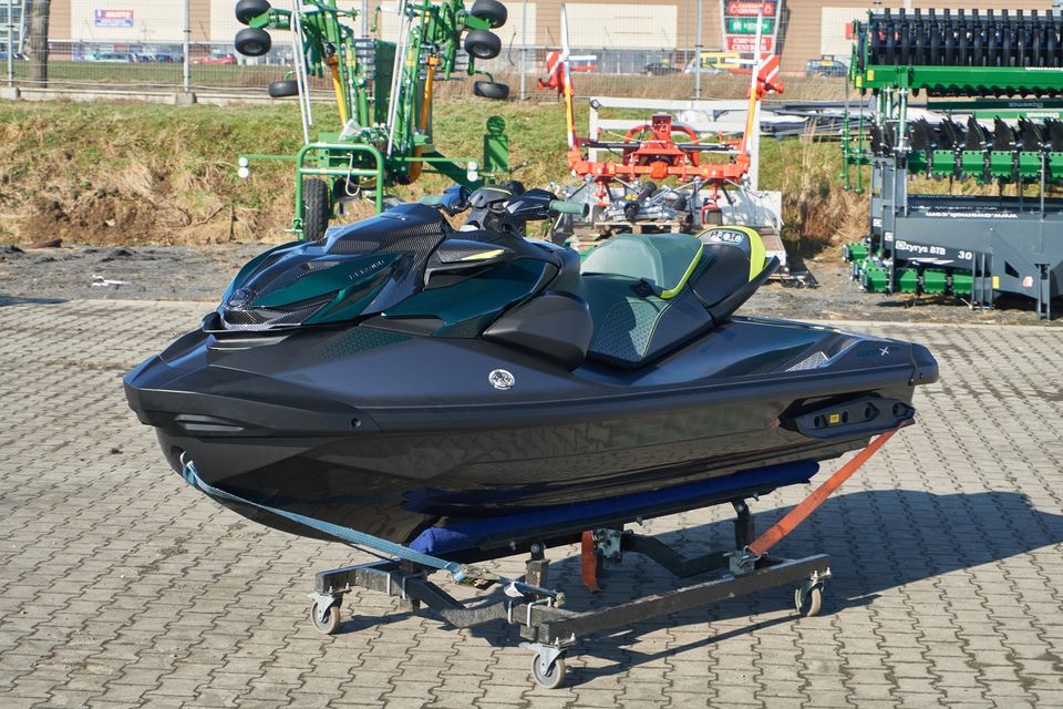 Sea-Doo RXP-X 300 RS APEX auf Lager in Görlitz