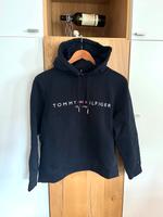 Tommy Hilfiger Pullover / Hoodie schwarz/weiß S/36 Hessen - Heuchelheim Vorschau