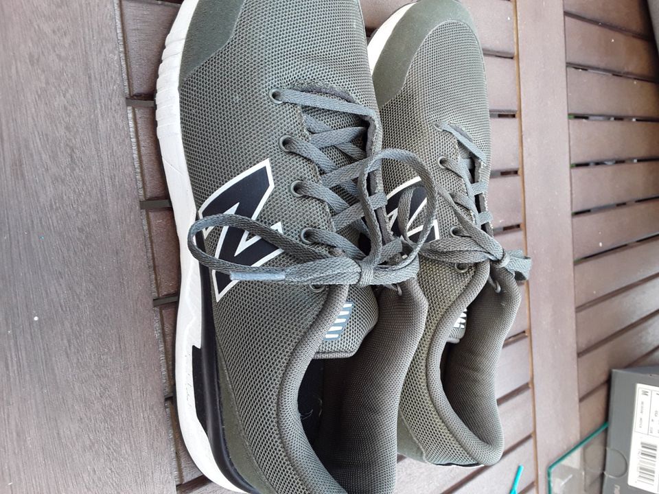 New Balance Sneaker Größe 7 (40 EUR) in Meerbusch