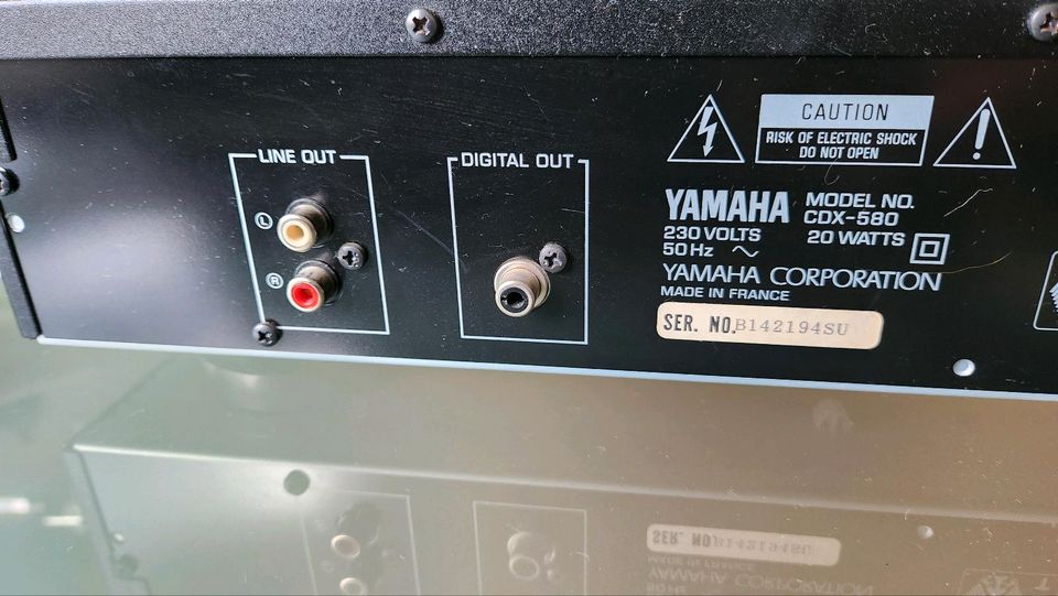 Yamaha CD Player CDX-580 mit Fernbedienung in Hamburg