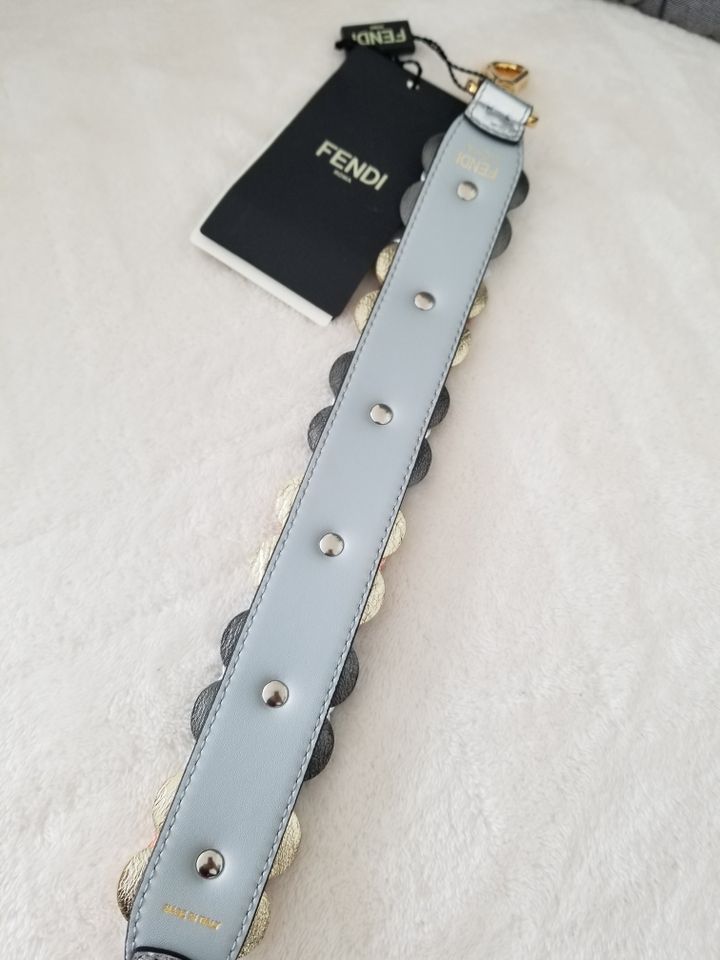 Fendi Floral leather strap in Köln