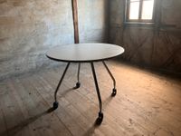runder Tisch von vitra, Durchmesser 100 cm Nordrhein-Westfalen - Beverungen Vorschau