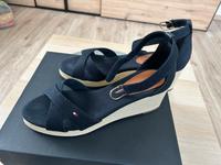 Tommy Hilfiger Keilabsatz Schuhe 39 Bayern - Landshut Vorschau