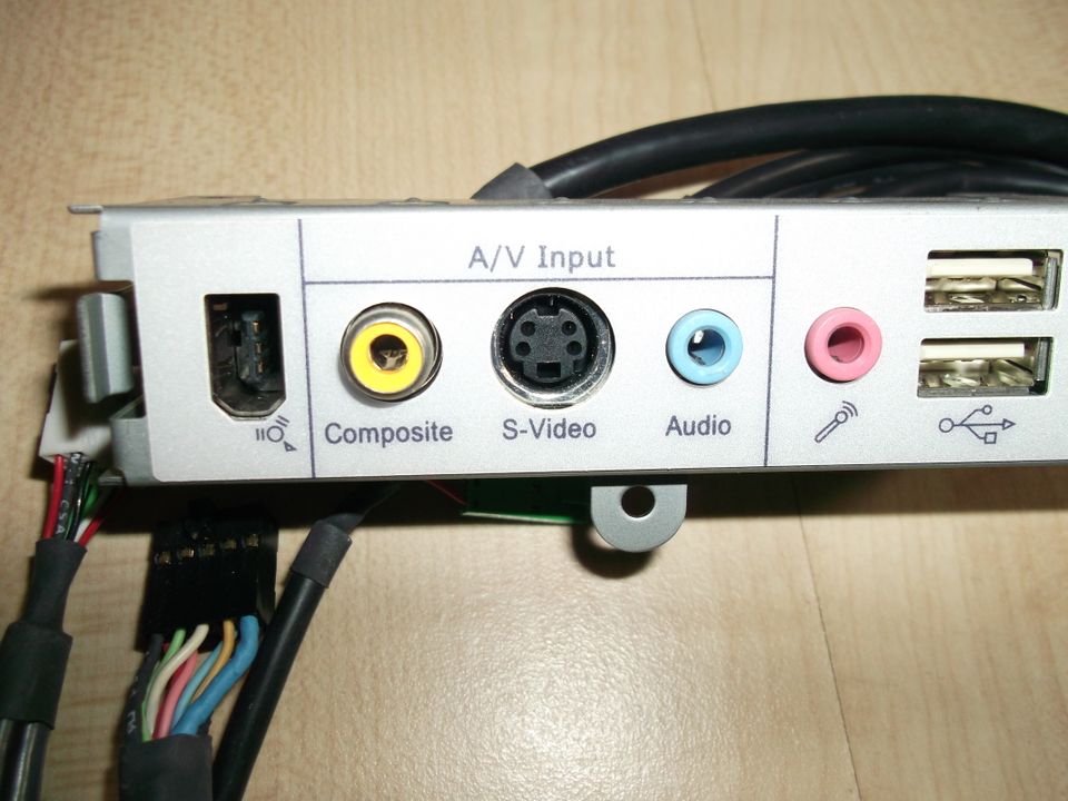 Fronteinbauleiste für PC AV Audio Video 2xUSB S-Video Composite in Brandenburg an der Havel