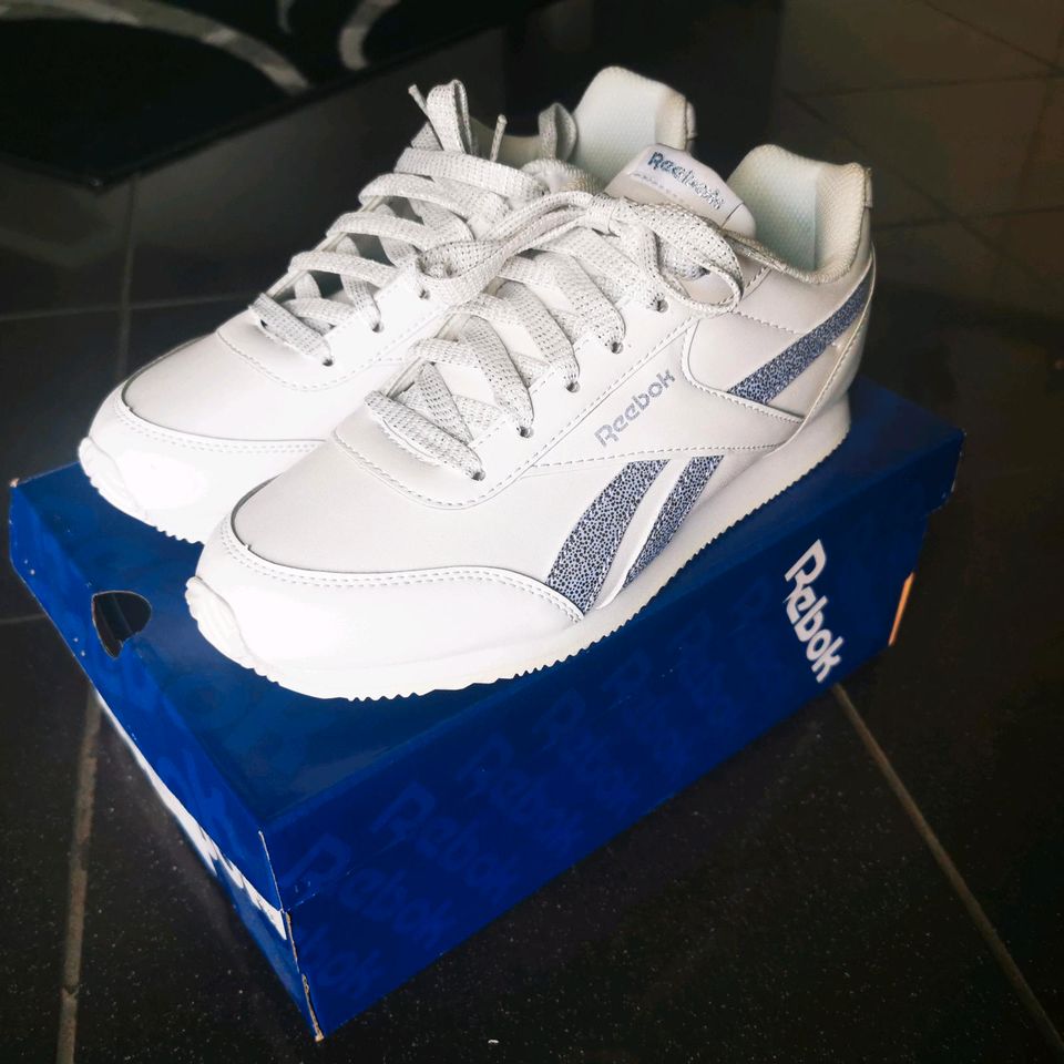 Sneakers 37 Neu Reebok in Nennhausen