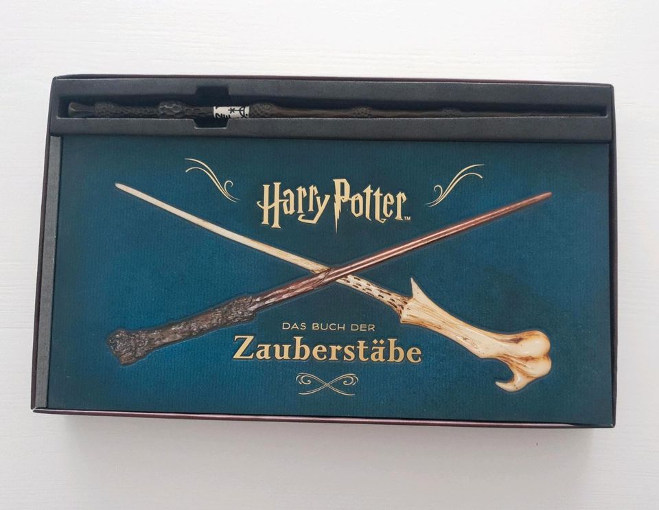 Harry Potter das Buch der Zauberstäbe mit Elderstab in Ditzingen