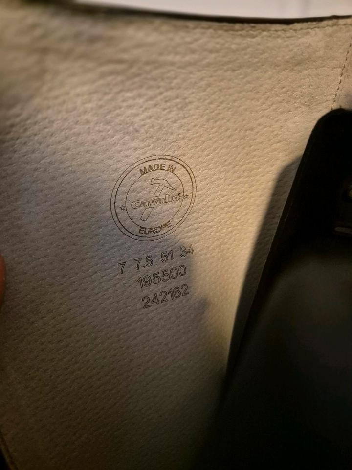 Fast NEU Cavallo Linus Slim Jump 7-7 1/2 51 (49,5) 34 schwarz in Mülheim (Ruhr)