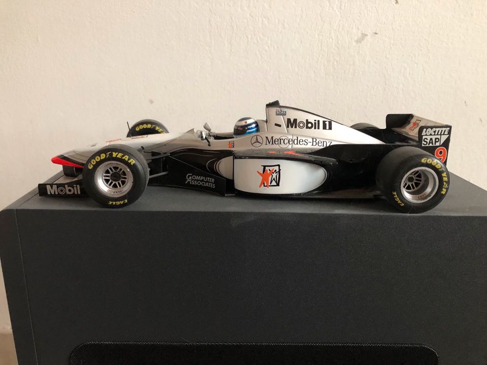 McLaren Mercedes MP4/12 1997 Modell in Bingen