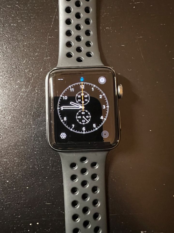 Apple Watch Nike+ Series 3  42mm Grey in Steinhausen an der Rottum