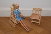 Wunderschöne Schaukelstühle aus Holz für Barbie 2 Stück NEU! Essen - Bredeney Vorschau