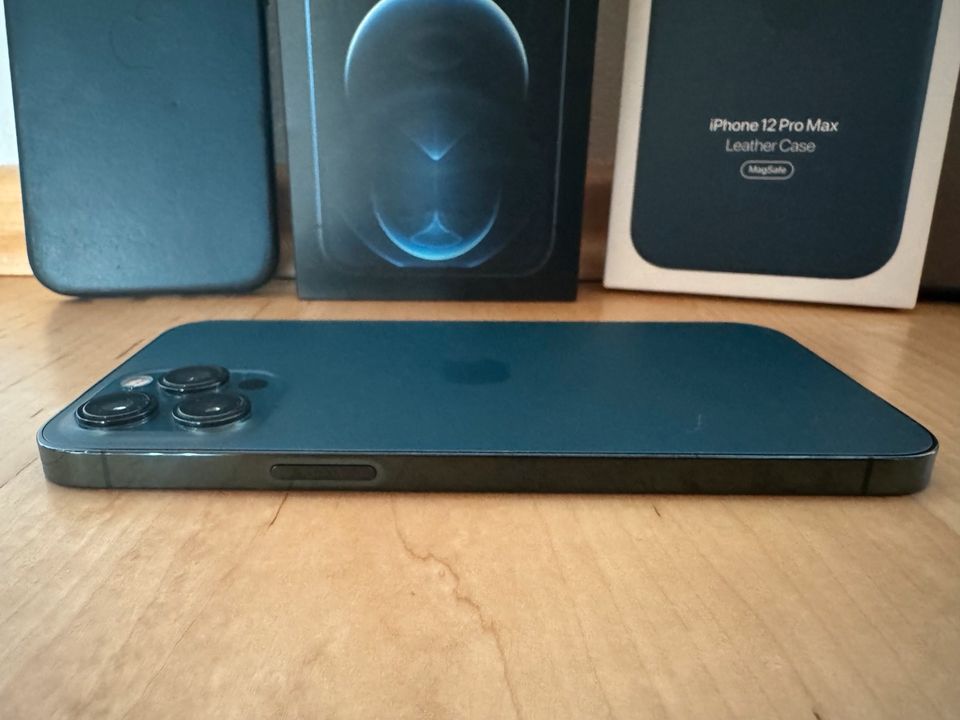 iPhone 12 Pro Max 256 GB Pacifik Blue in Augsburg