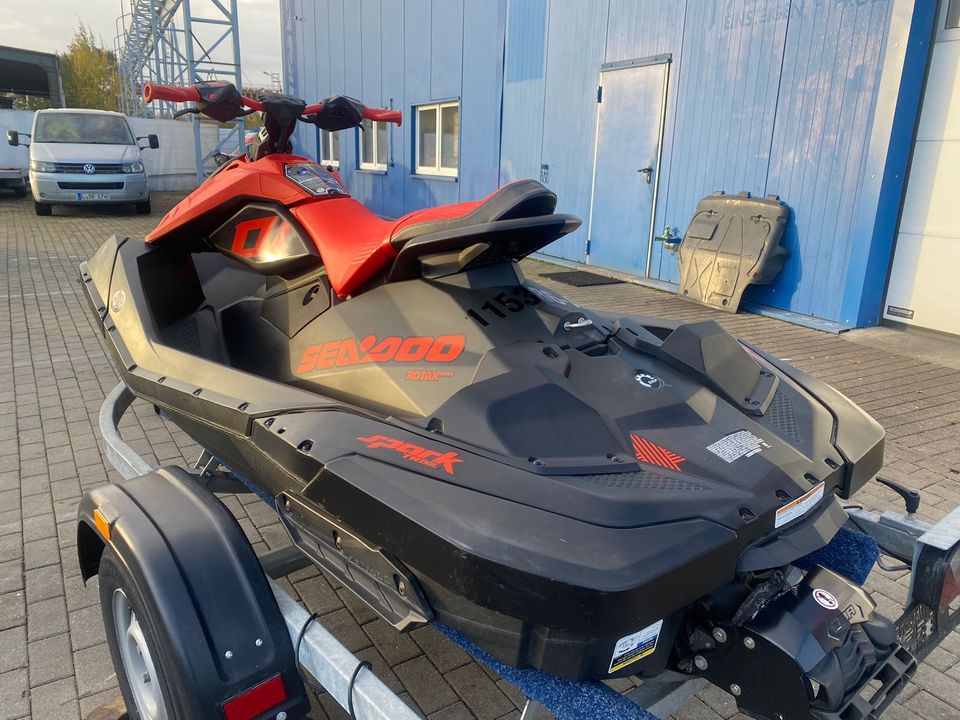 Seadoo Spark Trixx 2 2019 90 PS + Trailer 1. Hand nur 13h in Leipzig