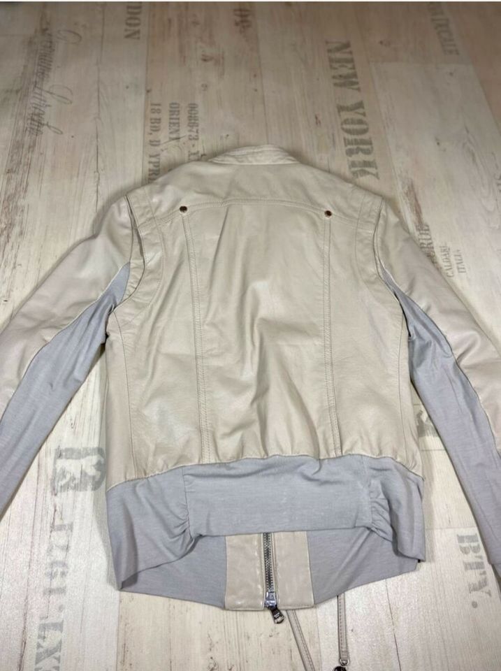 Original Patrizia Pepe Lederjacke Gr.42 in Berlin