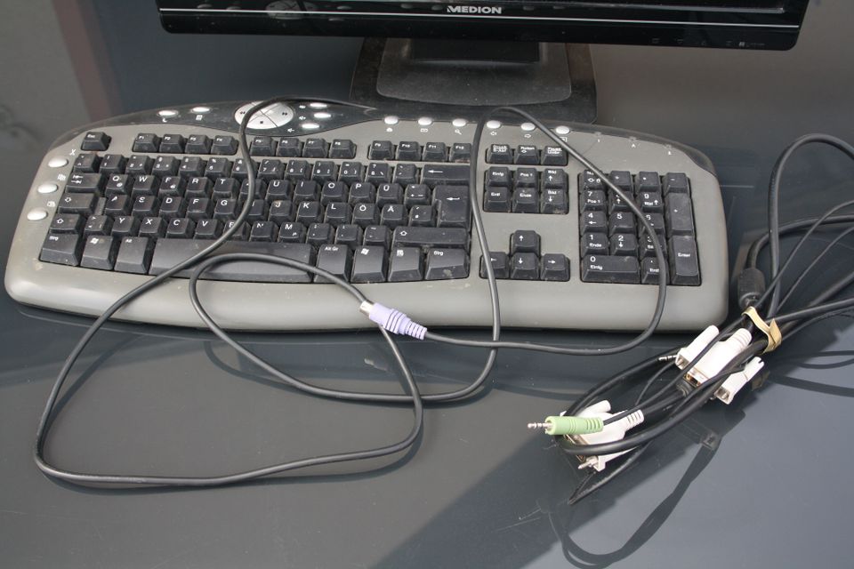 Computer Monitor Medion TFT 20, Tastatur in Hanau