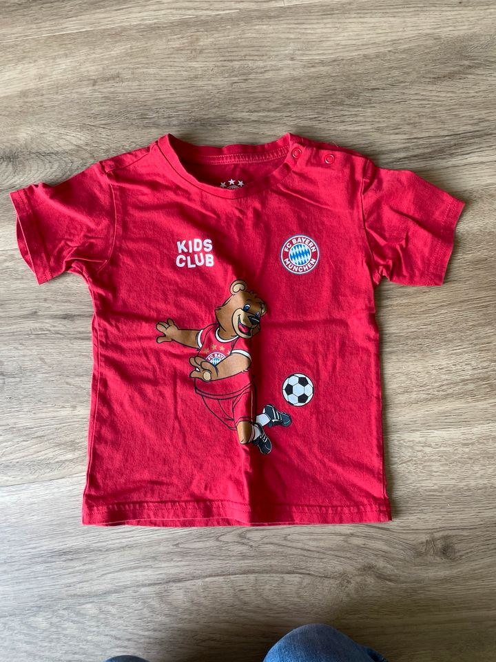 Fc Bayern Kids Club t-Shirt 86/92 in Buchloe