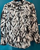Nike leichte Sportjacke Gr. S mit Kaputze & verstaubar Hessen - Fulda Vorschau
